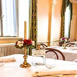 Moderno Restaurant 3*