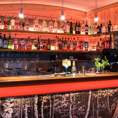 Moderno Restaurant Hotel