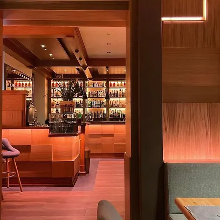 Moderno Restaurant Hotel Serina (Lombardy)