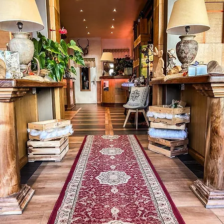 Moderno Restaurant سيرينا
